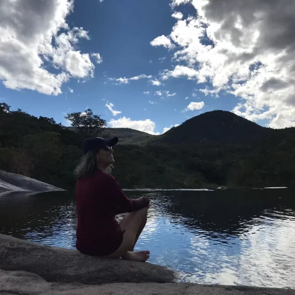 Banho nas águas cristalinas da Cachoeira São Bartolomeu Vale das Araras