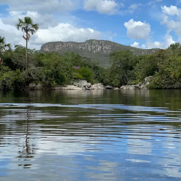 Banho nas águas cristalinas da Cachoeira São Bartolomeu Vale das Araras