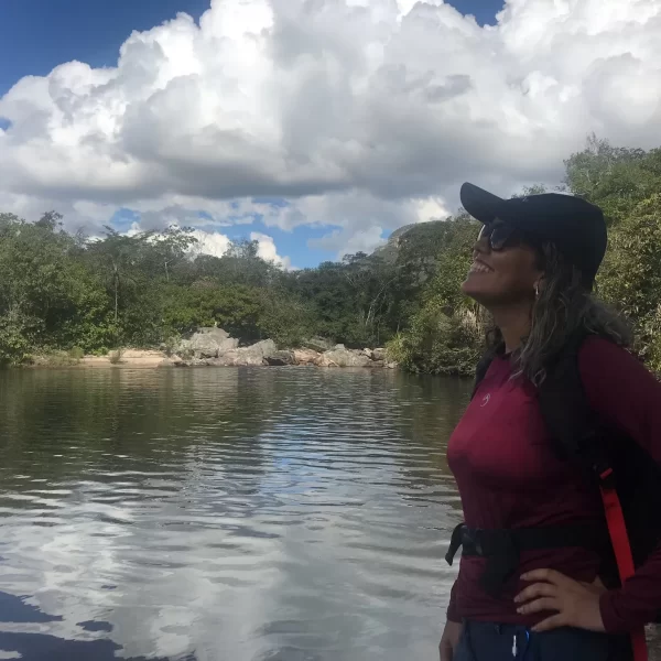 Banho nas águas cristalinas da Cachoeira São Bartolomeu Vale das Araras